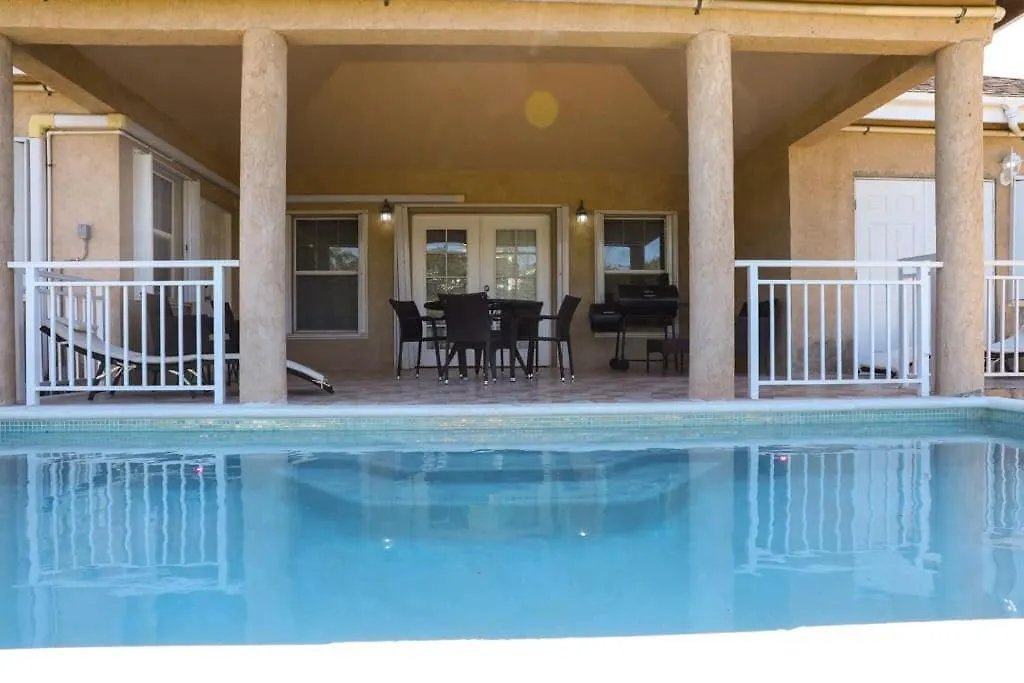 5 Mins To Beach Pool Bbq Dedicated Workspace Long Bay